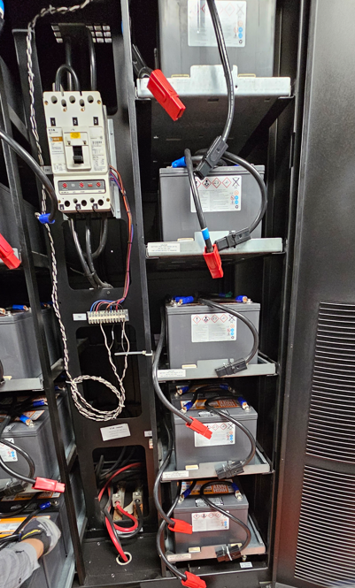 Mantenimiento a Baterías en UPS (Remplazo e instalación)