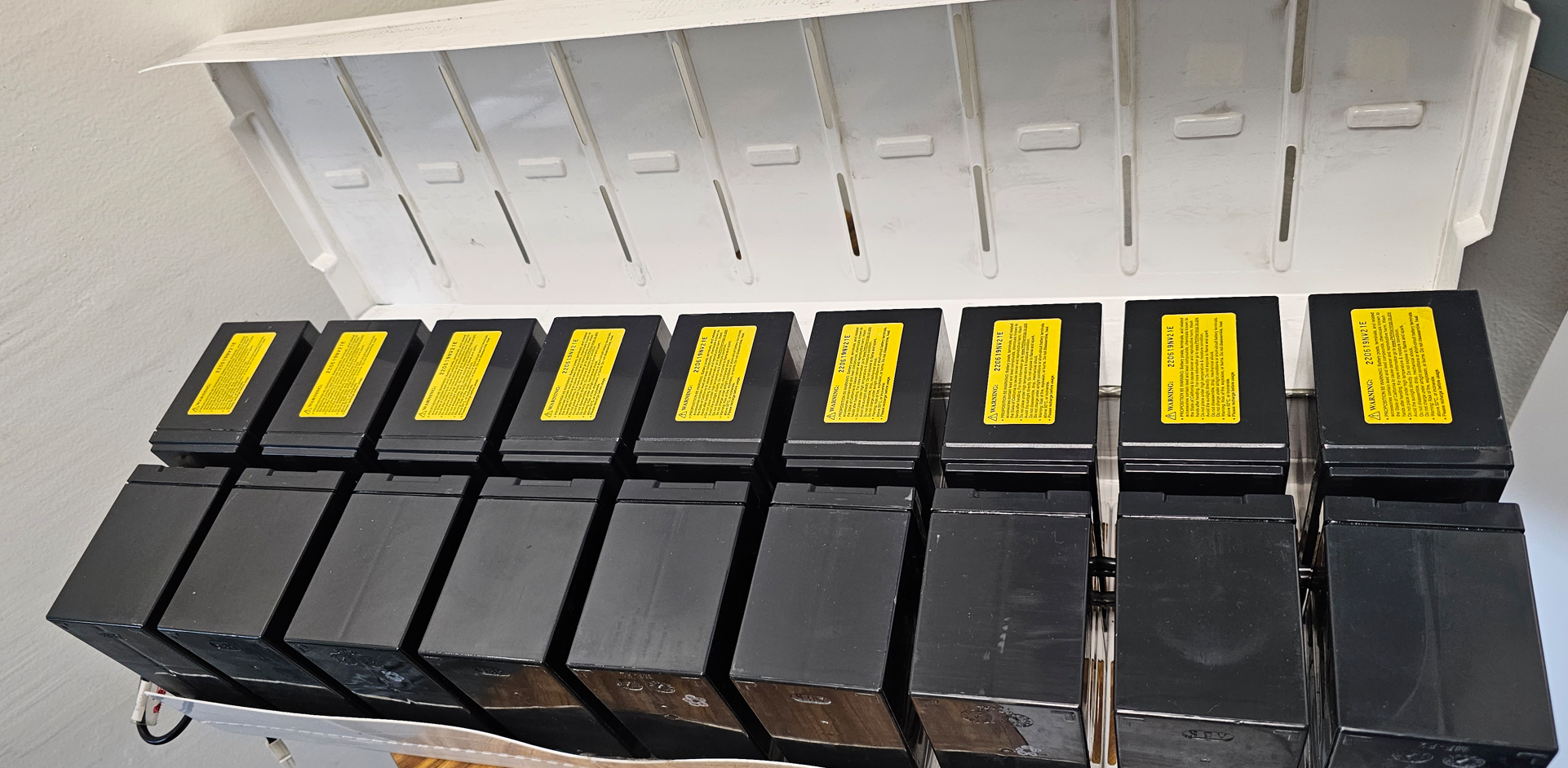 Mantenimiento a Baterías en UPS (Remplazo e instalación)