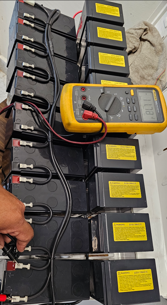 Mantenimiento a Baterías en UPS (Remplazo e instalación)